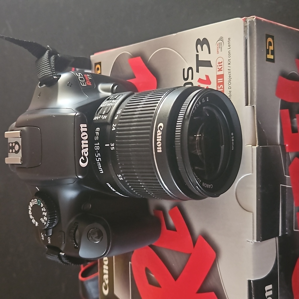 Canon EOS Rebel T3 DSLR